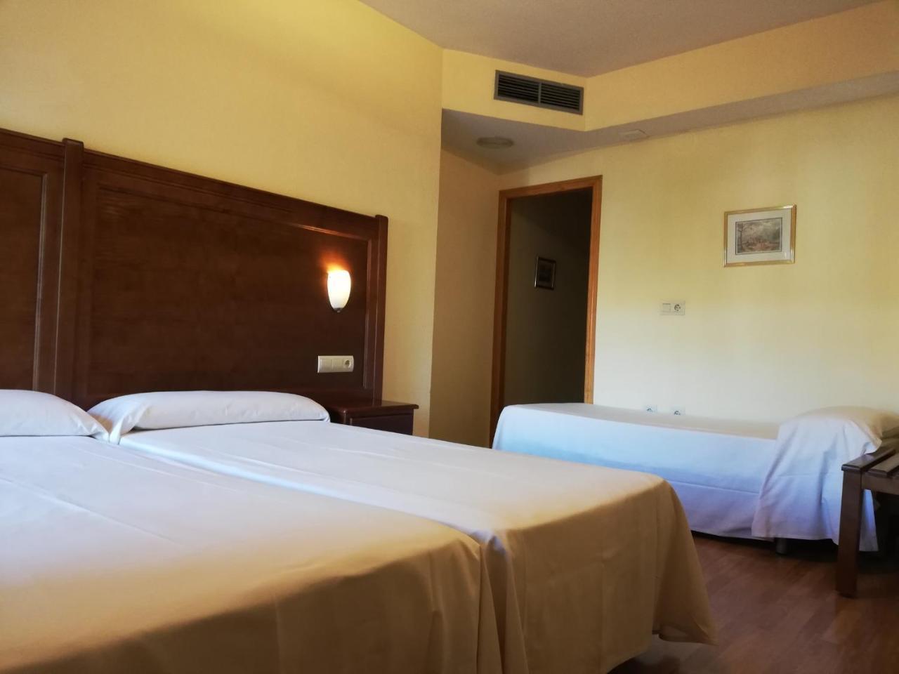 Labella Maria Hotel Pinos Genil Eksteriør billede