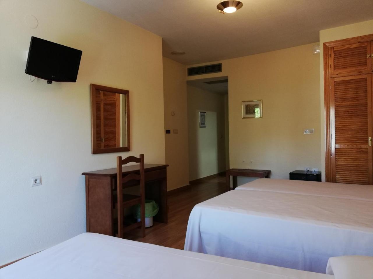 Labella Maria Hotel Pinos Genil Eksteriør billede